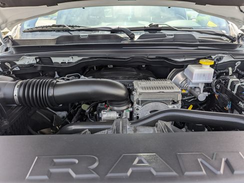Used 2024 RAM 1500 Laramie AWD/4WD image 32