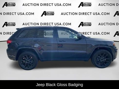 Used 2018 Jeep Grand Cherokee Altitude image 22