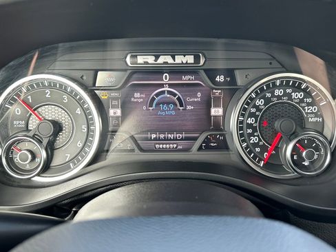 Used 2024 RAM 1500 Laramie image 11