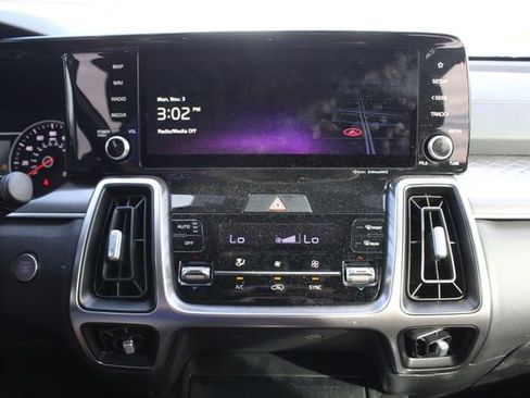 Used 2022 Kia Sorento S image 8