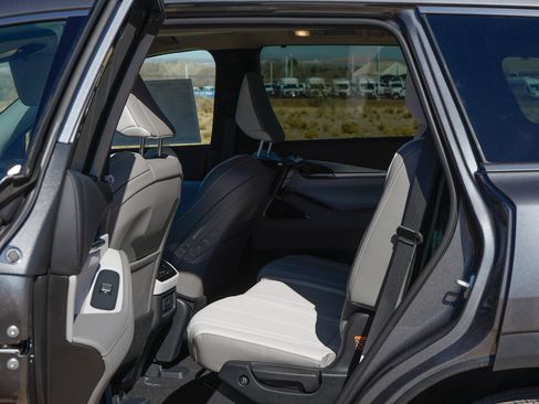 New 2026 INFINITI QX60 Luxe w/ Family Package image 25