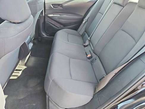 Used 2025 Toyota Corolla LE image 31