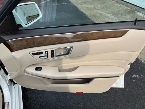 Used 2014 Mercedes-Benz E 350 4MATIC image 21