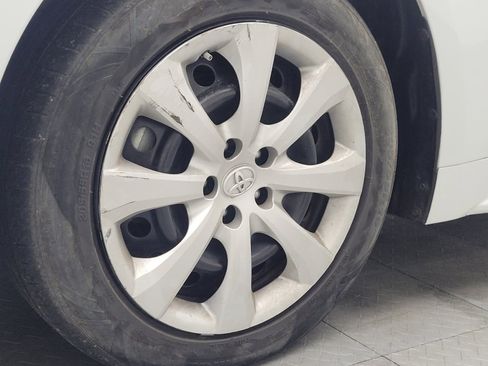 Used 2022 Toyota Corolla LE image 31