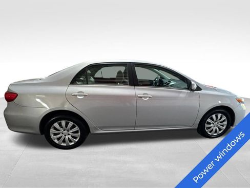Used 2013 Toyota Corolla LE FWD image 4