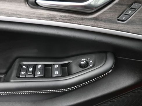 New 2025 Jeep Grand Cherokee Limited image 11