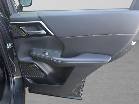 New 2026 Mitsubishi Outlander SE image 29