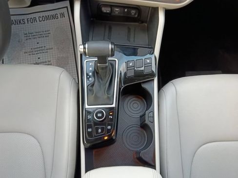 Used 2023 Kia Sportage EX FWD image 3