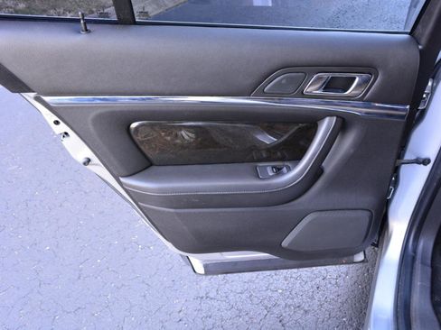 Used 2013 Lincoln MKS image 11