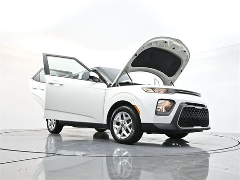 Used 2020 Kia Soul S image 32