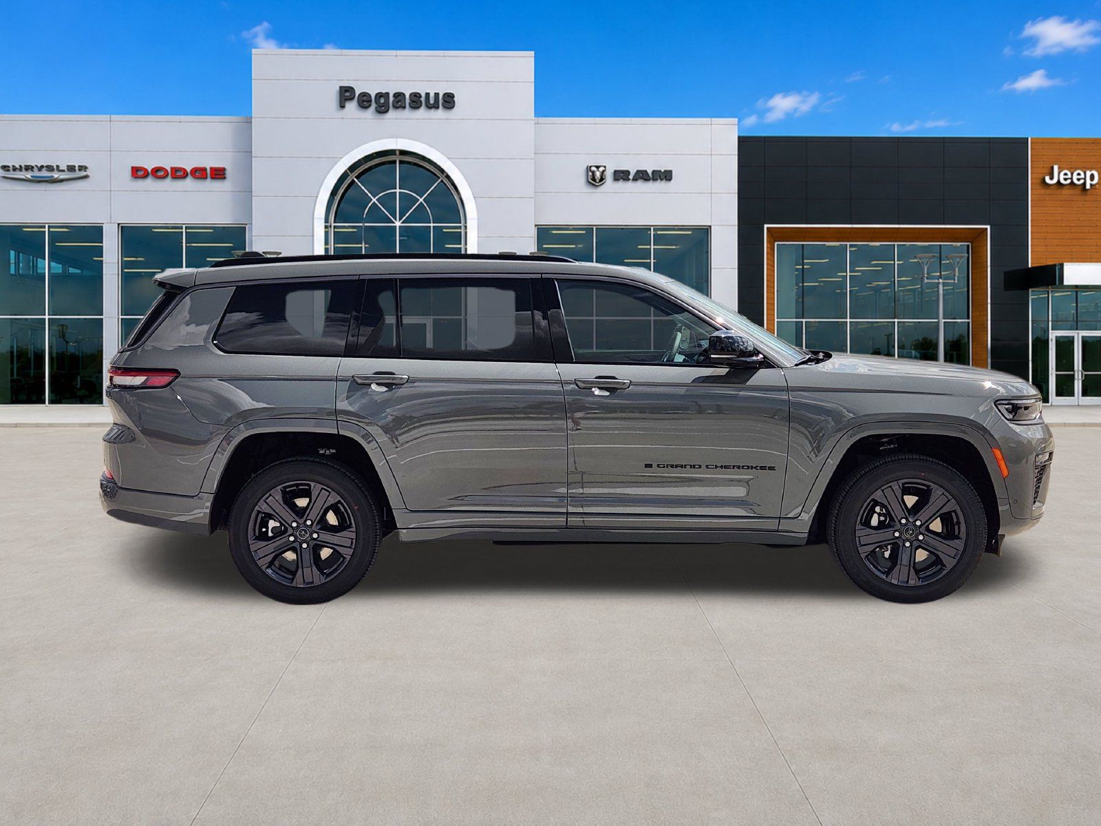 New 2027 Jeep Grand Cherokee L Limited AWD/4WD image 7