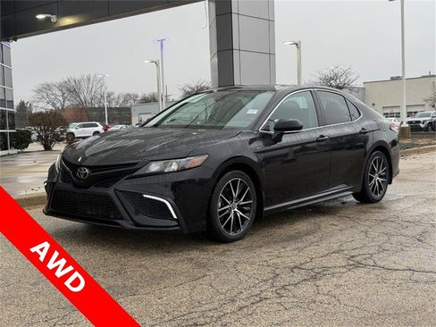 Used 2024 Toyota Camry SE image 7