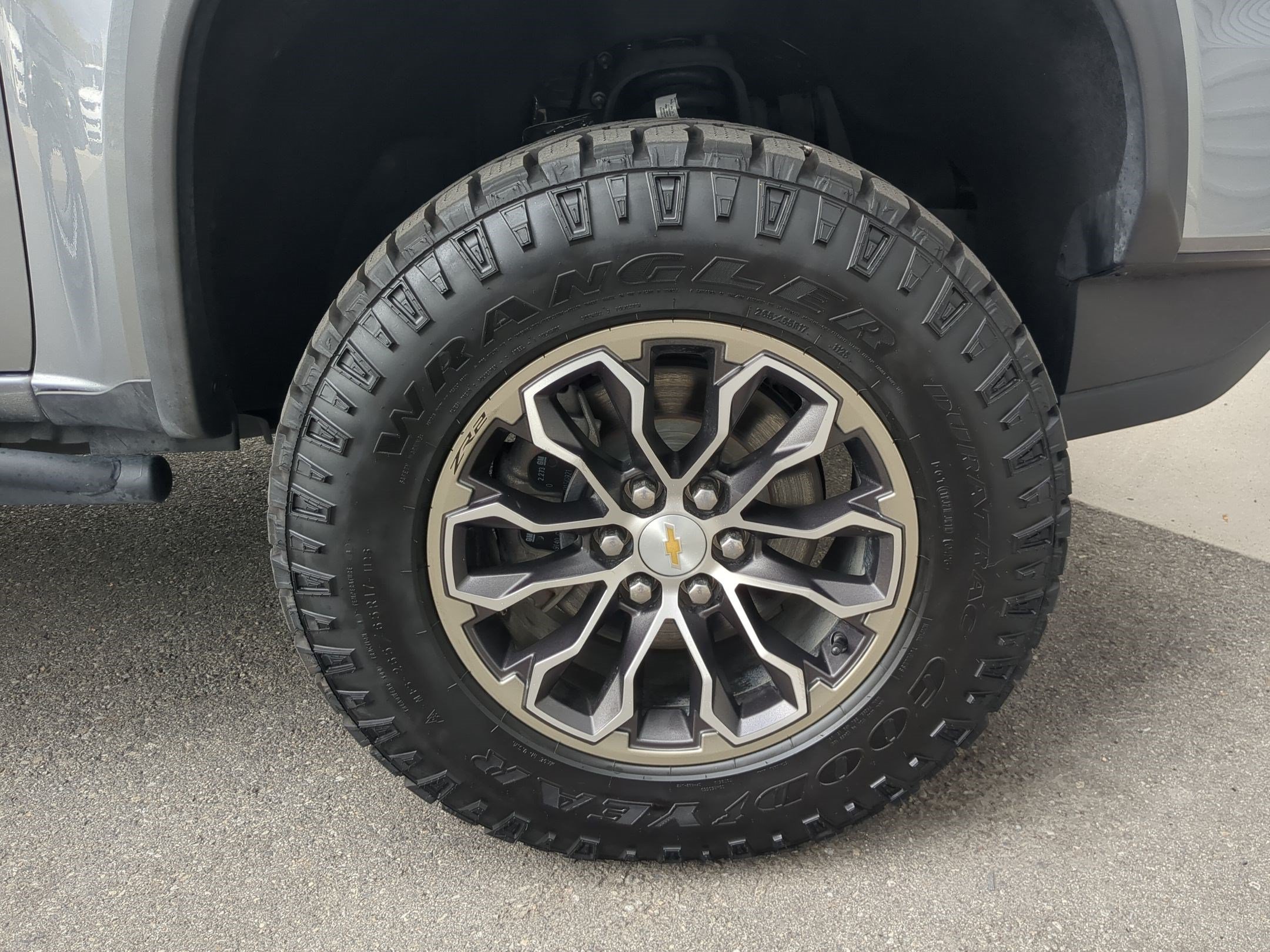 Used 2022 Chevrolet Colorado ZR2 AWD/4WD image 35
