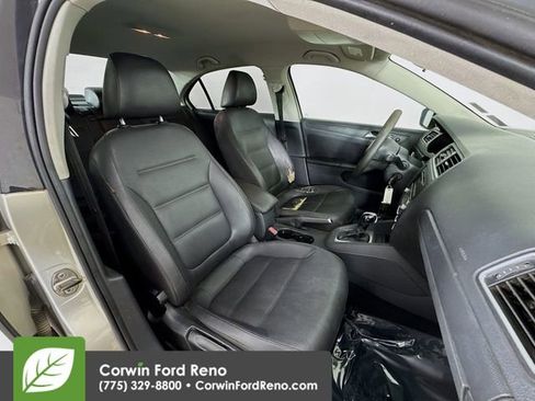 Used 2011 Volkswagen Jetta SE image 24