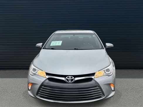 Used 2017 Toyota Camry LE image 2