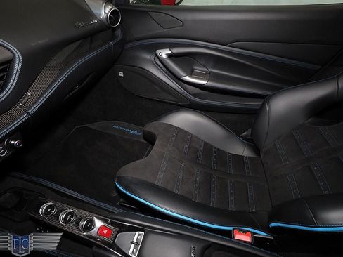 Used 2022 Ferrari F8 Tributo RWD image 27