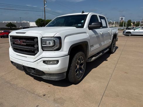Used 2018 GMC Sierra 1500 SLT AWD/4WD image 3