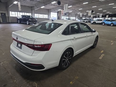 Used 2025 Volkswagen Jetta Sport FWD image 3