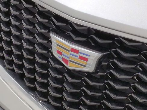 Used 2022 Cadillac XT4 Sport w/ Cold Weather Package image 12