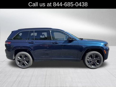 New 2027 Jeep Grand Cherokee Limited AWD/4WD image 4