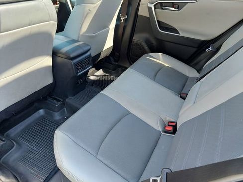 Used 2019 Toyota RAV4 Limited AWD/4WD image 16