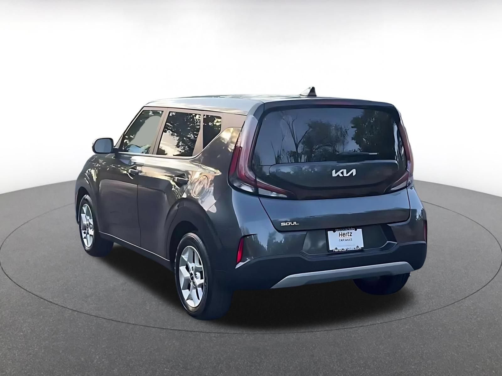 Used 2025 Kia Soul LX w/ LX Technology Package FWD image 10