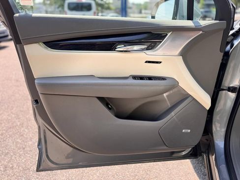 Used 2024 Cadillac XT6 Premium Luxury AWD/4WD image 13