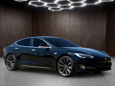Used 2016 Tesla Model S 60 RWD image 1