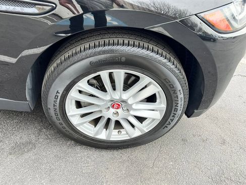 Used 2017 Jaguar F-PACE Prestige image 10