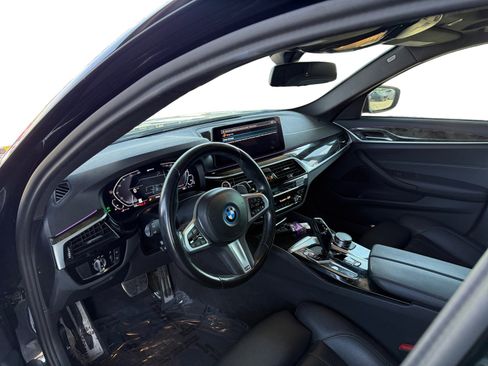 Used 2023 BMW 530e w/ M Sport Package image 9