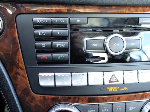 Used 2013 Mercedes-Benz SL 550 image 35