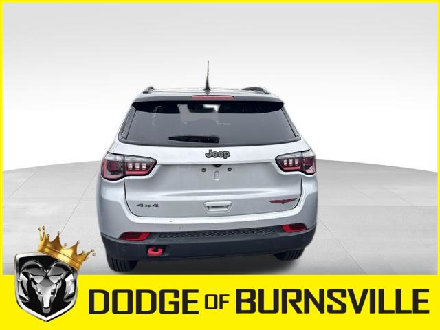 Used 2024 Jeep Compass Trailhawk AWD/4WD image 3