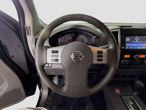 Used 2020 Nissan Frontier SV image 13