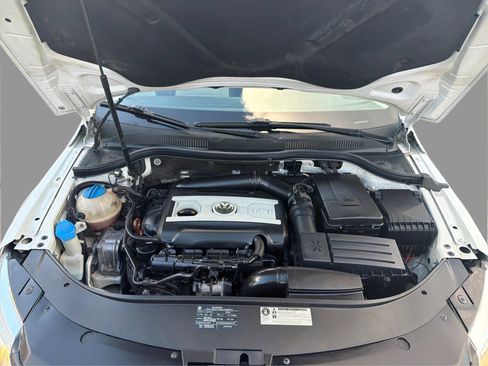 Used 2010 Volkswagen CC Luxury FWD image 24