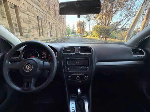 Used 2012 Volkswagen Golf 2-Door FWD image 12