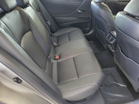 Certified 2020 Lexus ES 300h w/ Accessory Package 2 image 16