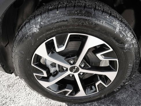 Used 2024 Kia Sportage EX image 7