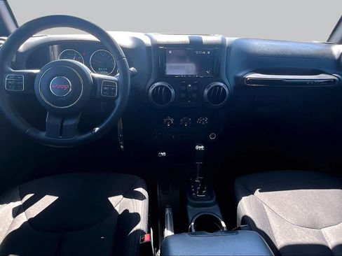 Used 2018 Jeep Wrangler Unlimited Sport S AWD/4WD image 14