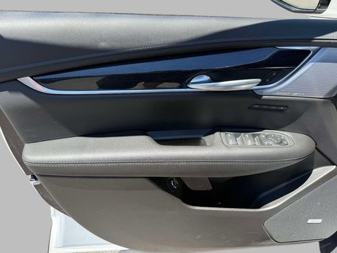 Used 2025 Cadillac XT5 Premium Luxury w/ Technology Package AWD/4WD image 20