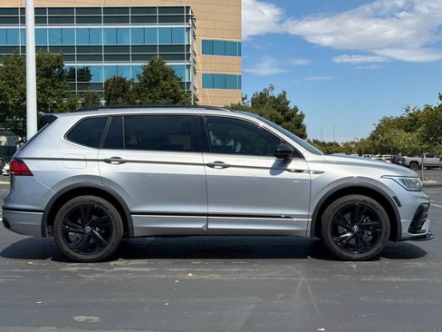 Used 2023 Volkswagen Tiguan SE R-Line FWD image 3