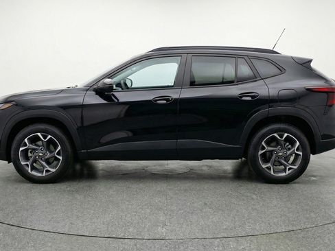 Used 2025 Chevrolet Trax LT image 5