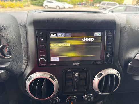 Used 2016 Jeep Wrangler Unlimited Rubicon AWD/4WD image 30
