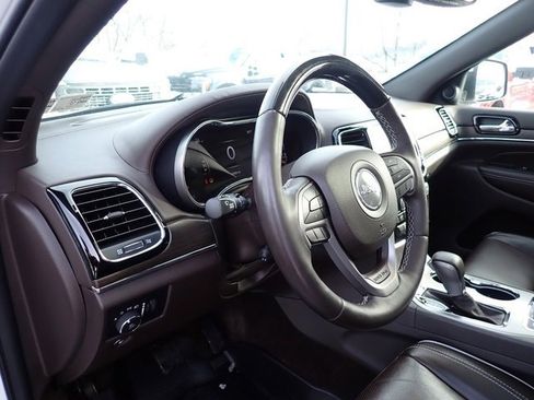 Used 2019 Jeep Grand Cherokee Overland image 15