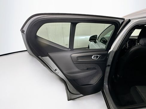 Used 2025 Volvo XC40 B5 Core image 26