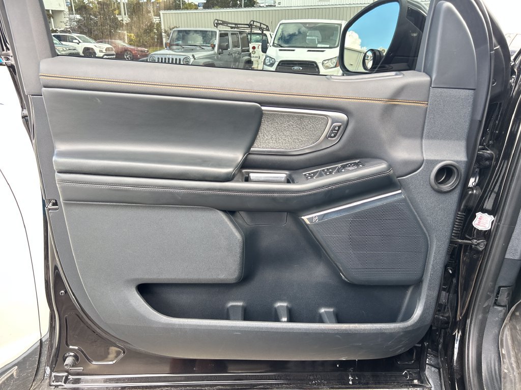 Used 2025 Ford Expedition Tremor AWD/4WD image 9