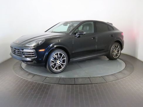 Certified 2023 Porsche Cayenne Coupe AWD/4WD image 1