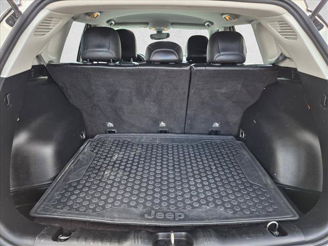 Used 2018 Jeep Compass Latitude w/ Popular Equipment Group AWD/4WD image 6