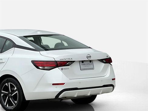 Used 2024 Nissan Sentra SV image 9