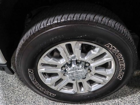 Used 2021 GMC Sierra 2500 Denali w/ Denali Ultimate Package AWD/4WD image 11