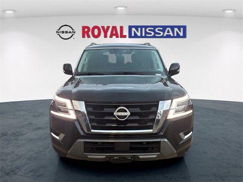 Used 2022 Nissan Armada SV image 2